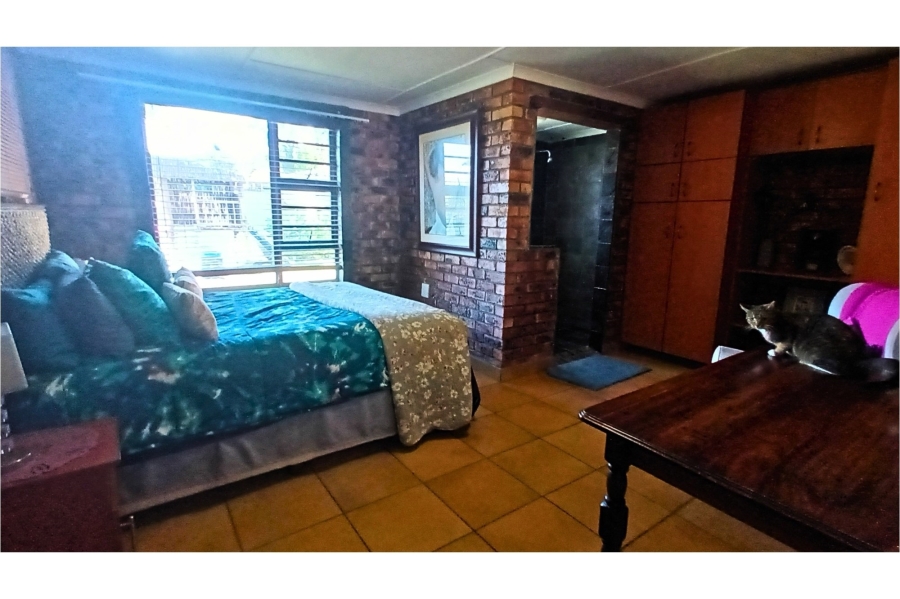 5 Bedroom Property for Sale in Gonubie Eastern Cape